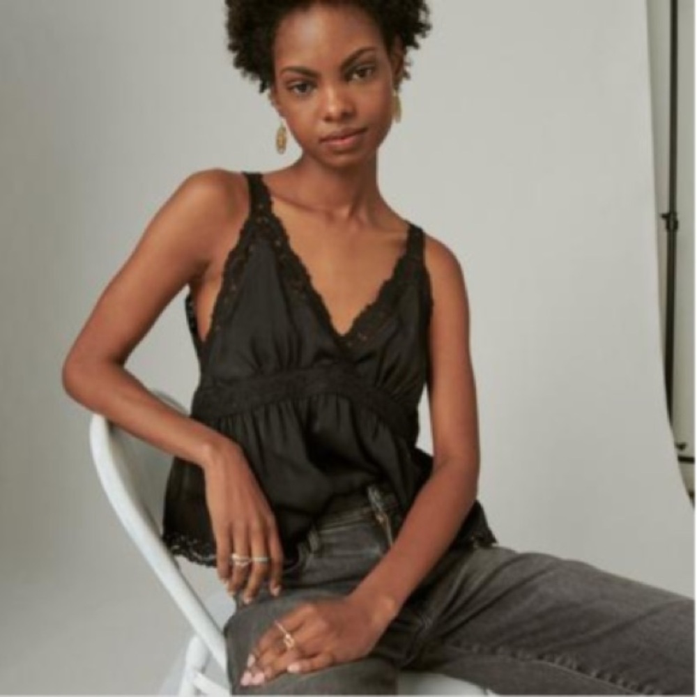 Lucky Brand NWT black satin and lace cami top - Medium